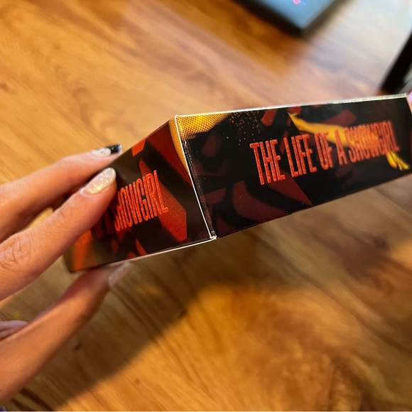 THE LIFE OF A SHOWGIRL: IT'S FRIGHTENING EDITION LIMITED RELEASE DELUXE CD - Picture 8 of 10